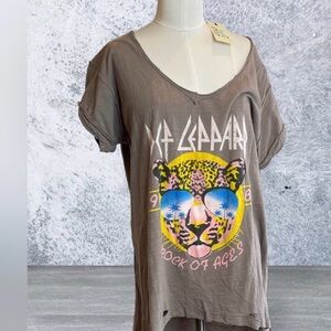 NWT Def Leppard Graphic Women's 80’s Vintage Concert Tee size L/XL